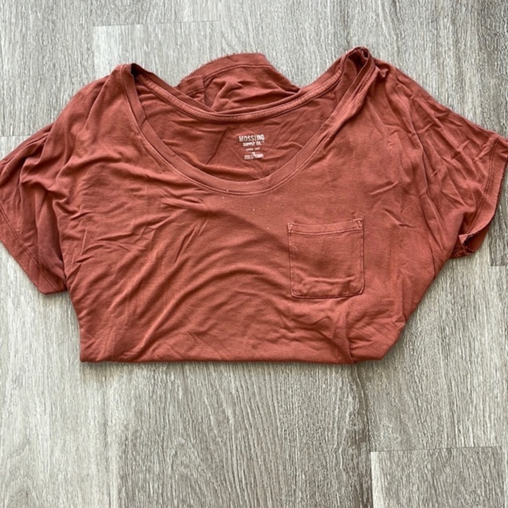 Loose Fitting Crew Neck